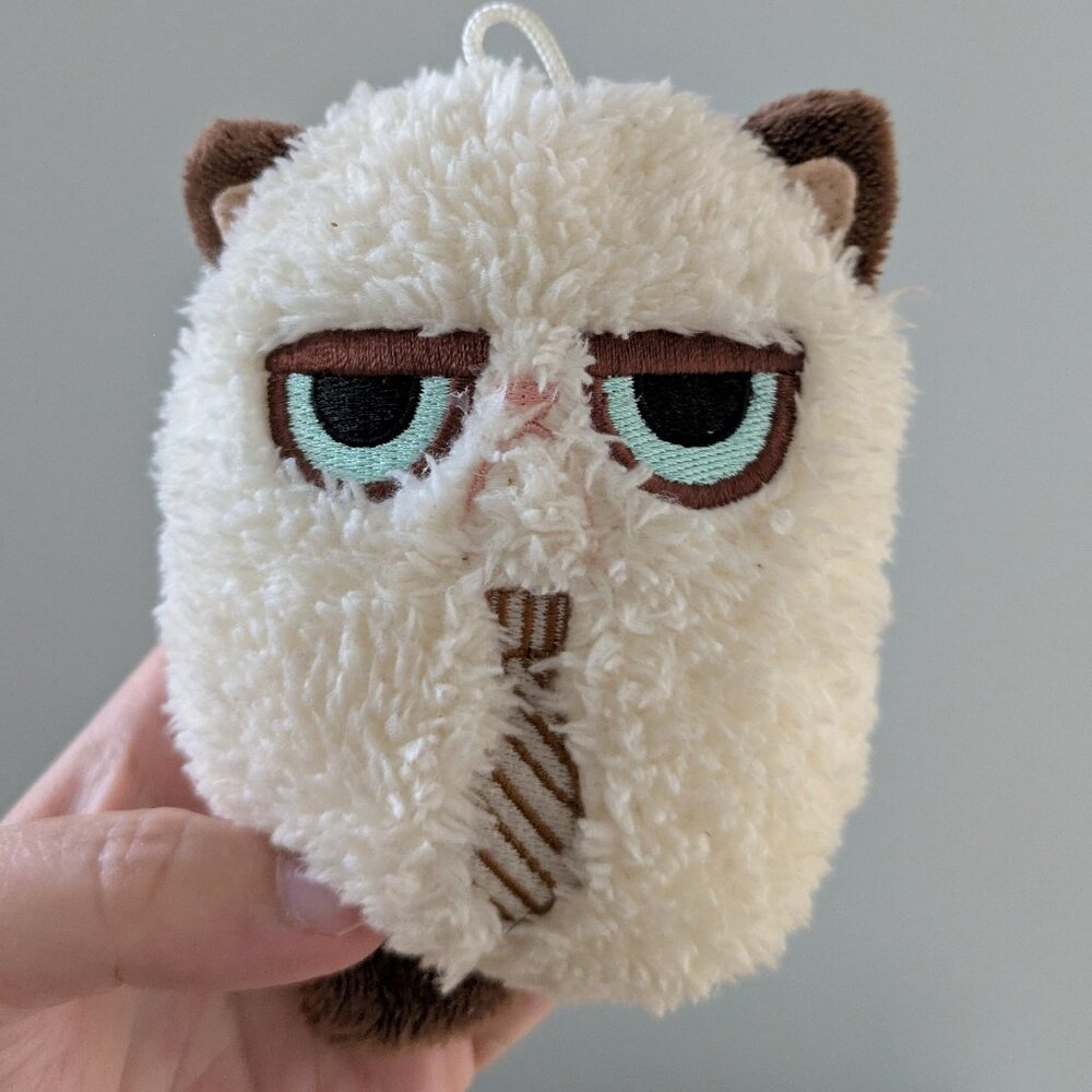 Grumpy Cat Plush with Tie - Picture 4 of 4